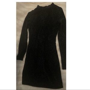 Brand: Windsor, Color: Black & Silver, Size: Small